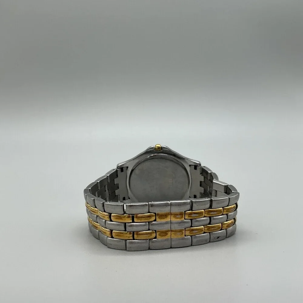 Movado see photos